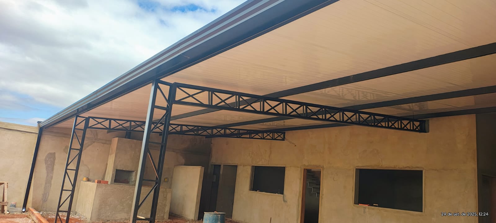 empresa especializada em calhas telhados estruturas metalicas steel frame coifas dutos pingadeiras